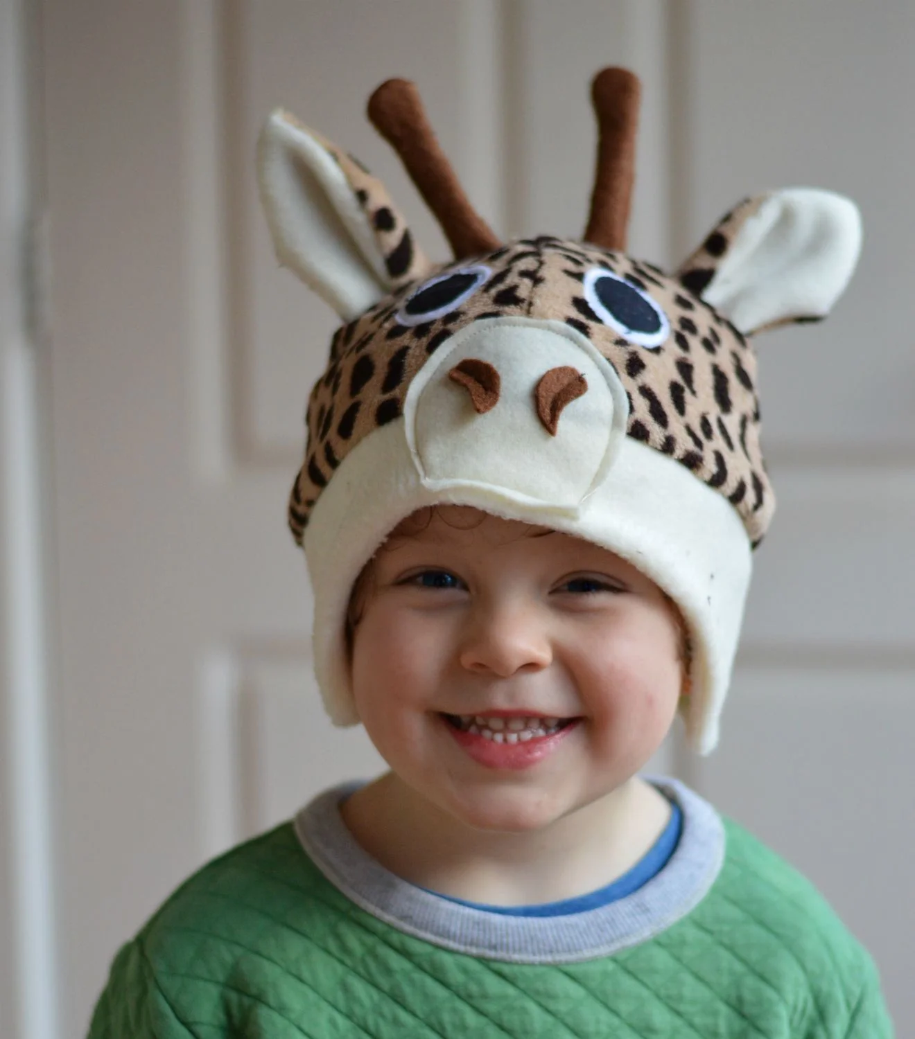 Lambkin Creative Giraffe Hat Pattern Revolution